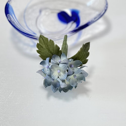 布花しっとり大人カラーのブルーが優しい紫陽花のブローチ 8枚目の画像