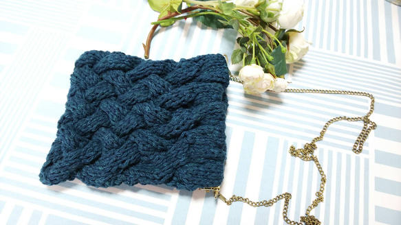 新商品！『ざっくりとした網目がお洒落　コットン糸の編みバッグ』～紺色～ 4枚目の画像