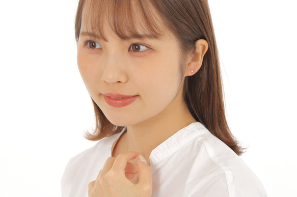 正宗珍珠鈦金單粒珍珠耳環，3.5-4毫米阿古屋珍珠，小珍珠，日本珍珠，日本製 第4張的照片