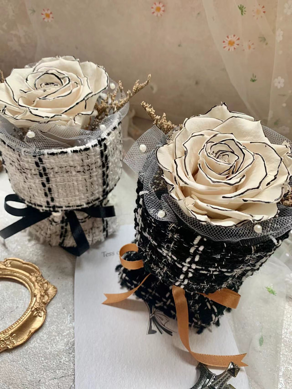 小香風玫瑰花束擴香石盆栽含禮盒包裝(黑色花束)(客製香氛) 第3張的照片