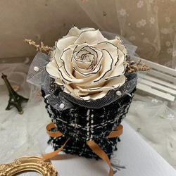 小香風玫瑰花束擴香石盆栽含禮盒包裝(黑色花束)(客製香氛) 第2張的照片