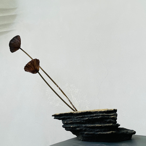 プランター 植木鉢 / 左官屋てづくりの一点物 / モルタル造形 一輪挿し