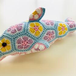 ステゴサウルス 恐竜 あみぐるみ アフリカンフラワーモチーフ ぬいぐるみ ステゴサウルス 恐竜 あみぐるみ アフリカンフラワーモチーフ