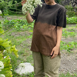 ヘンプコットンTシャツ（半袖）（黒鳶（くろとび）） 柿渋と鉄媒染 4枚目の画像