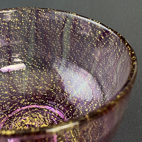 エレガント】ガラス抹茶碗（抹茶茶碗・金箔色流し・赤紫）お湯