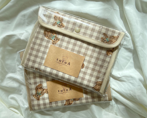 familiar チェック柄 クマ刺繍 母子手帳ケース お値下げ ファミリア母子手帳ケース クマ刺繍 赤チェック