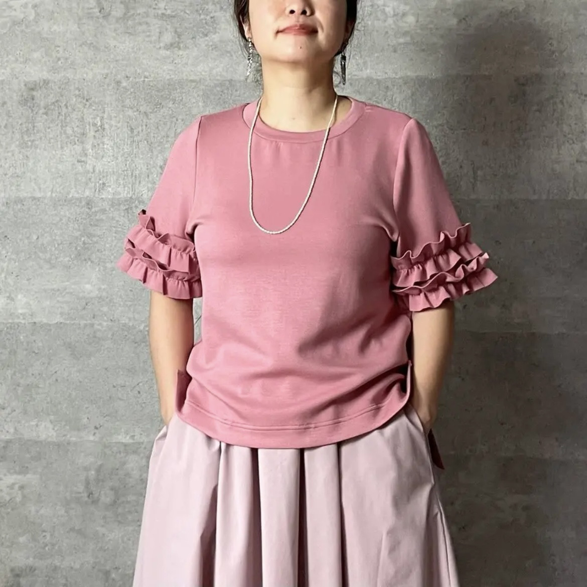 【小柄S】 1枚で着映えする！ 大人可愛いダブルフリルTシャツ：ピンクKMC-501 383742
