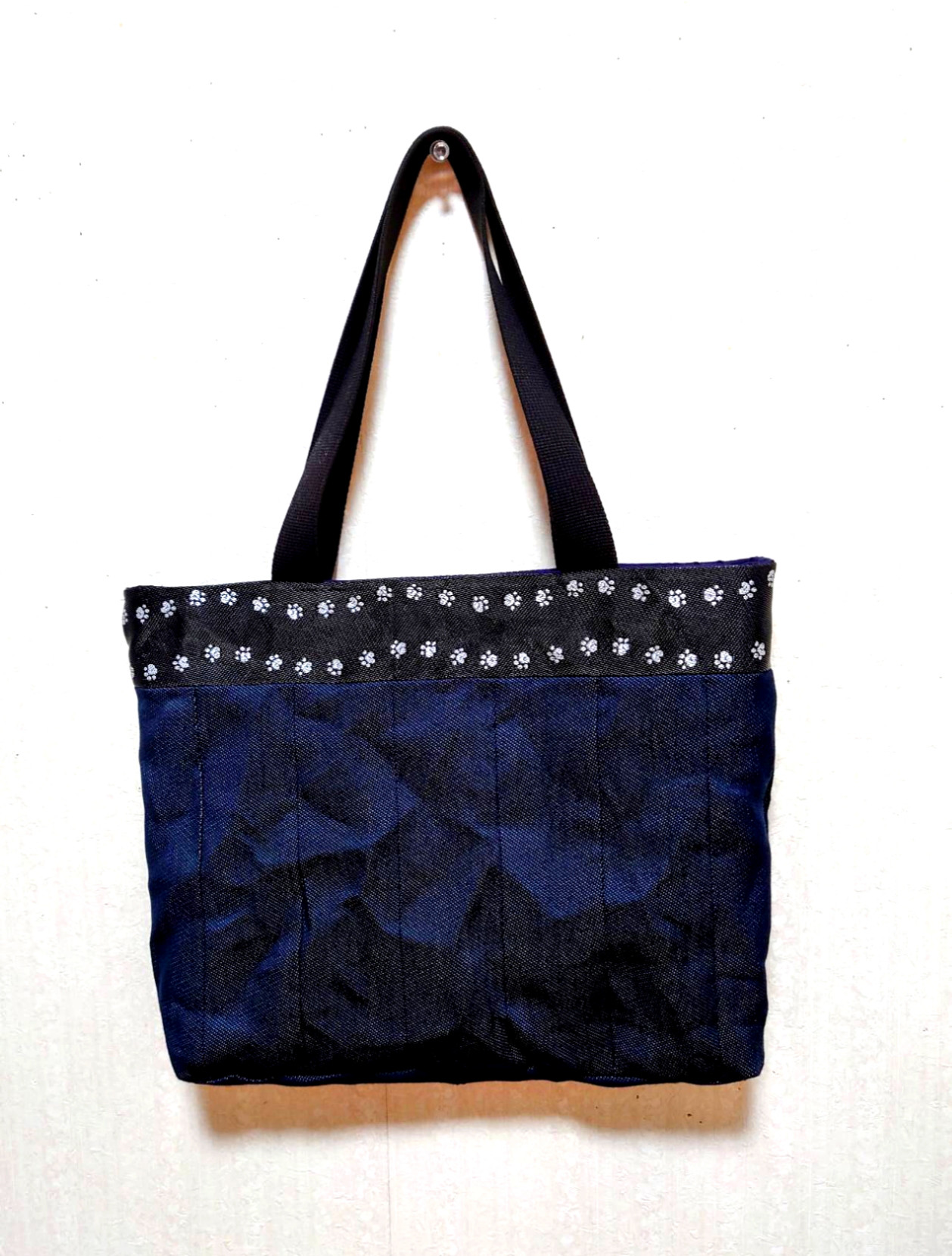 【À4サイズが入って軽〜い】デニム畳のヘリトートバッグ〜いぬの足跡