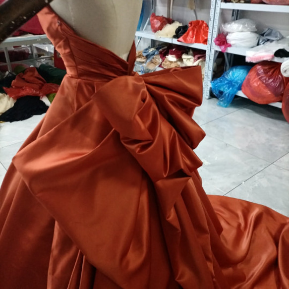 高品質！カラードレス パーティードレス テラコッタ Vバック 美しいバックリボン /結婚式/披露宴 パーティードレス ドレス