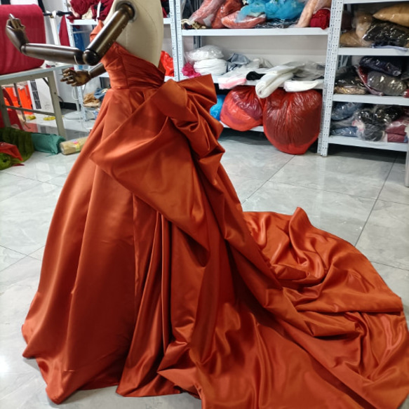 高品質！カラードレス パーティードレス テラコッタ Vバック 美しいバックリボン /結婚式/披露宴 パーティードレス ドレス