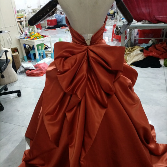 高品質！カラードレス パーティードレス テラコッタ Vバック 美しいバックリボン /結婚式/披露宴 パーティードレス ドレス