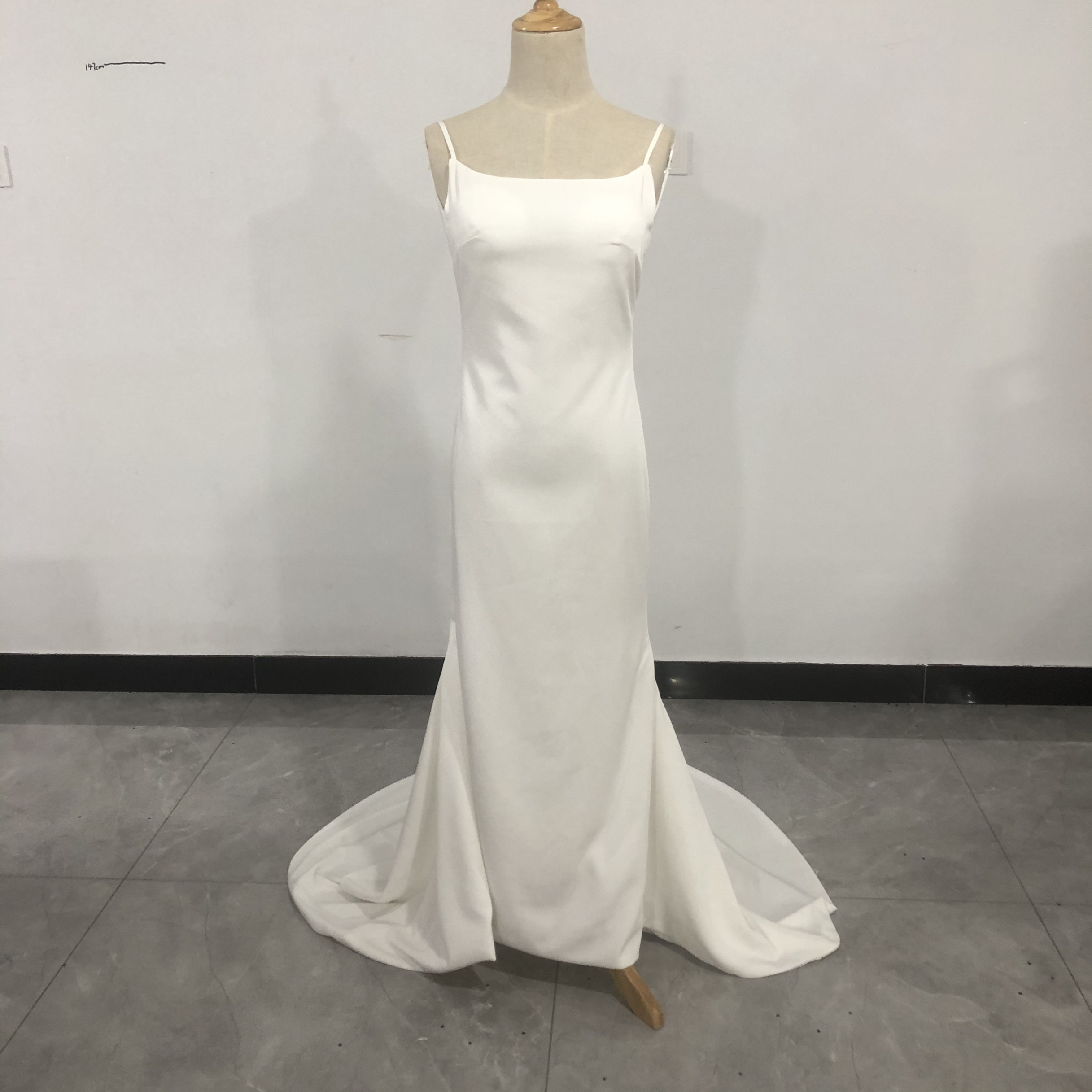 大人気上昇 ウエディングドレス 高級イタリアサテン トレーン キャミソール 二次会