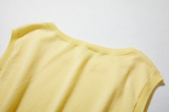為成年人的日常生活增添色彩的「才華橫溢」無袖針織上衣，100%純棉，亮黃色 220505-4 第10張的照片