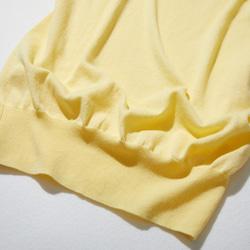 為成年人的日常生活增添色彩的「才華橫溢」無袖針織上衣，100%純棉，亮黃色 220505-4 第4張的照片