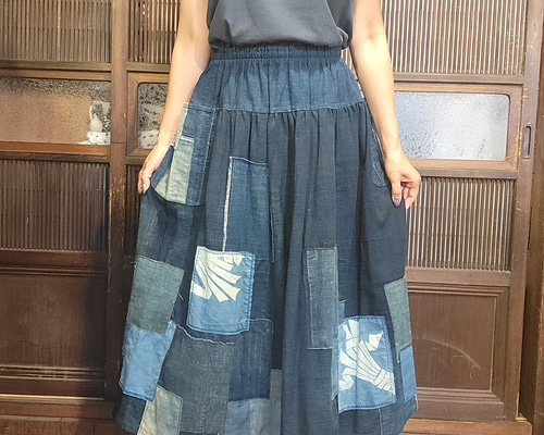 着物リメイク　シンプル　藍色系　大島のパッチワークティアードスカート 着物リメイク シンプル 藍色系 大島のパッチワークティアード