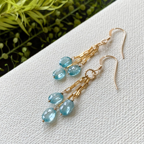 14kgf*天然ブルージルコンの雨粒ピアス／イヤリング ピアス