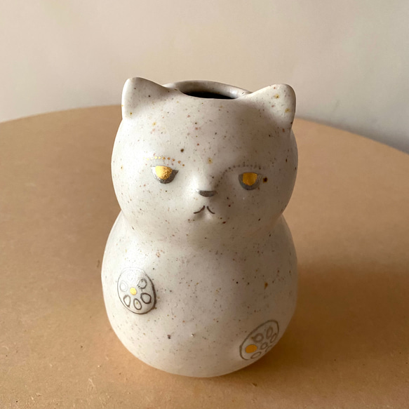 れんこん猫いちりんざし(ゴールドアイ)(ゴマ釉薬)【花器】【花びん】 5枚目の画像