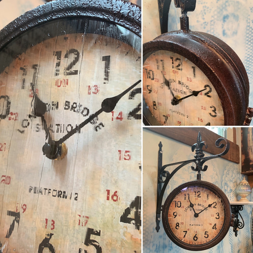 アンティークな部屋/ 両面式 壁掛け時計（回転型） ウォールクロック