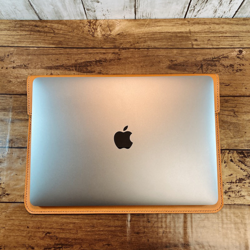 本革PCケース　MacBook｜手縫い×姫路レザー　　キャメル 手縫い】MacBookケース 姫路レザー キャメル 気分を上げるアイテムを
