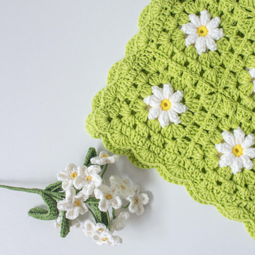 手作りかぎ針編みグリーンデイジーベビーシャワーブランケットソファ