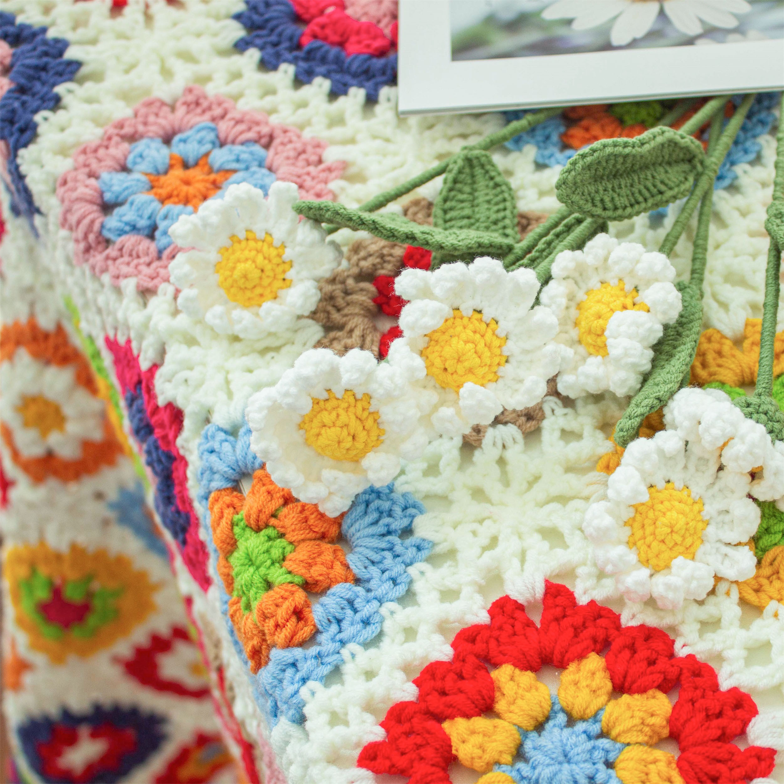 ハンドメイド かぎ針編み フラワーモチーフ 編み物 デイジー グラニースクエア ハンドメイド/編み物/鍵編み*膝掛け/ソ