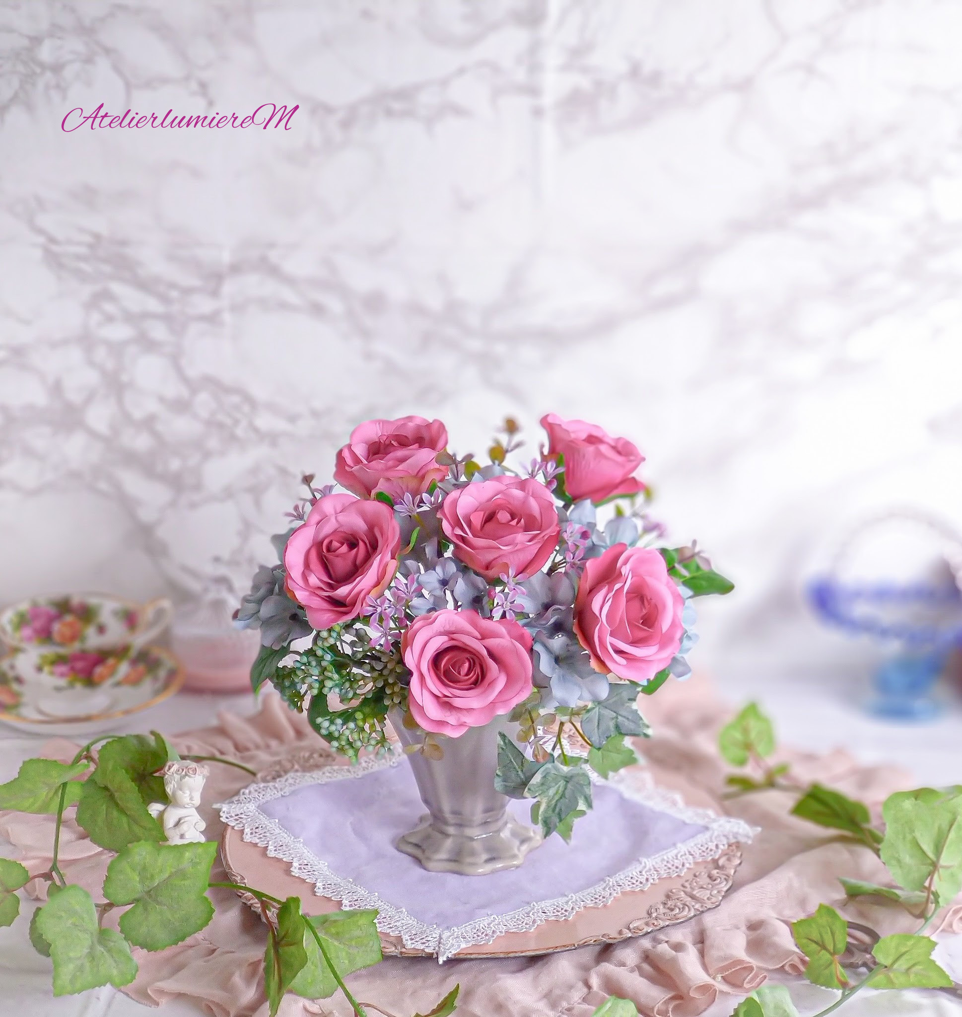 美しいローズと紫陽花の爽やかなアレンジメント