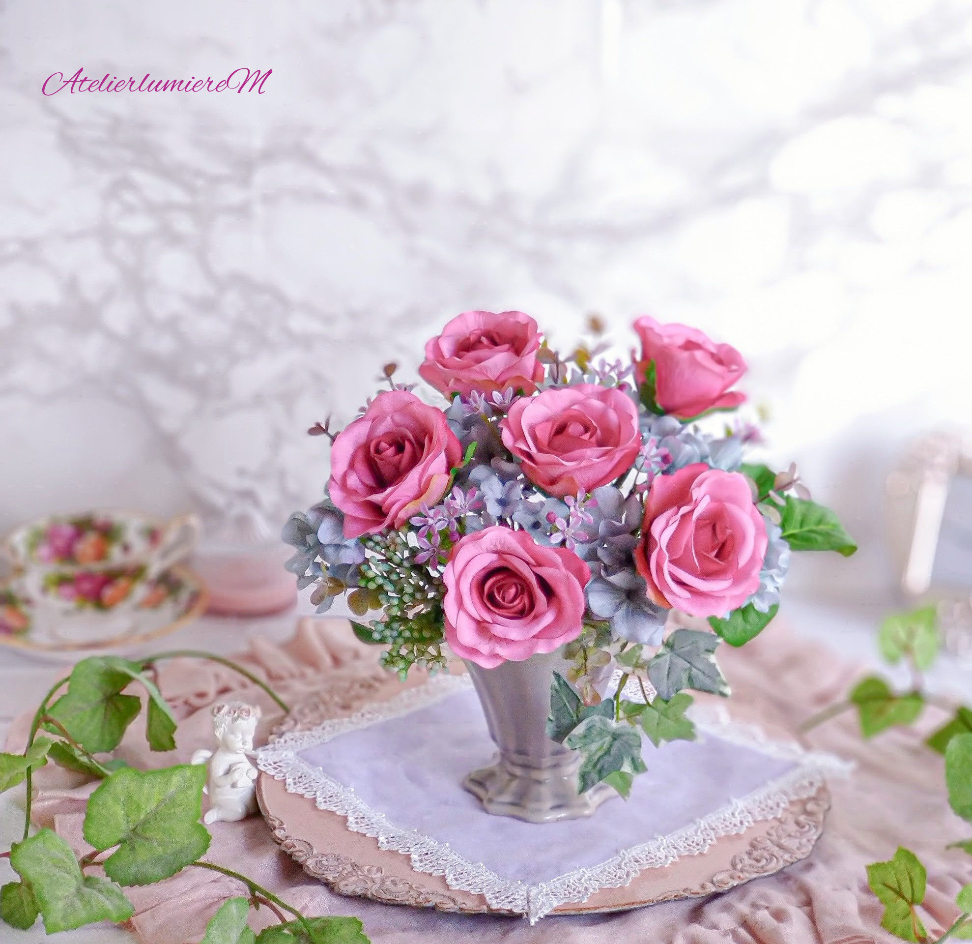 美しいローズと紫陽花の爽やかなアレンジメント