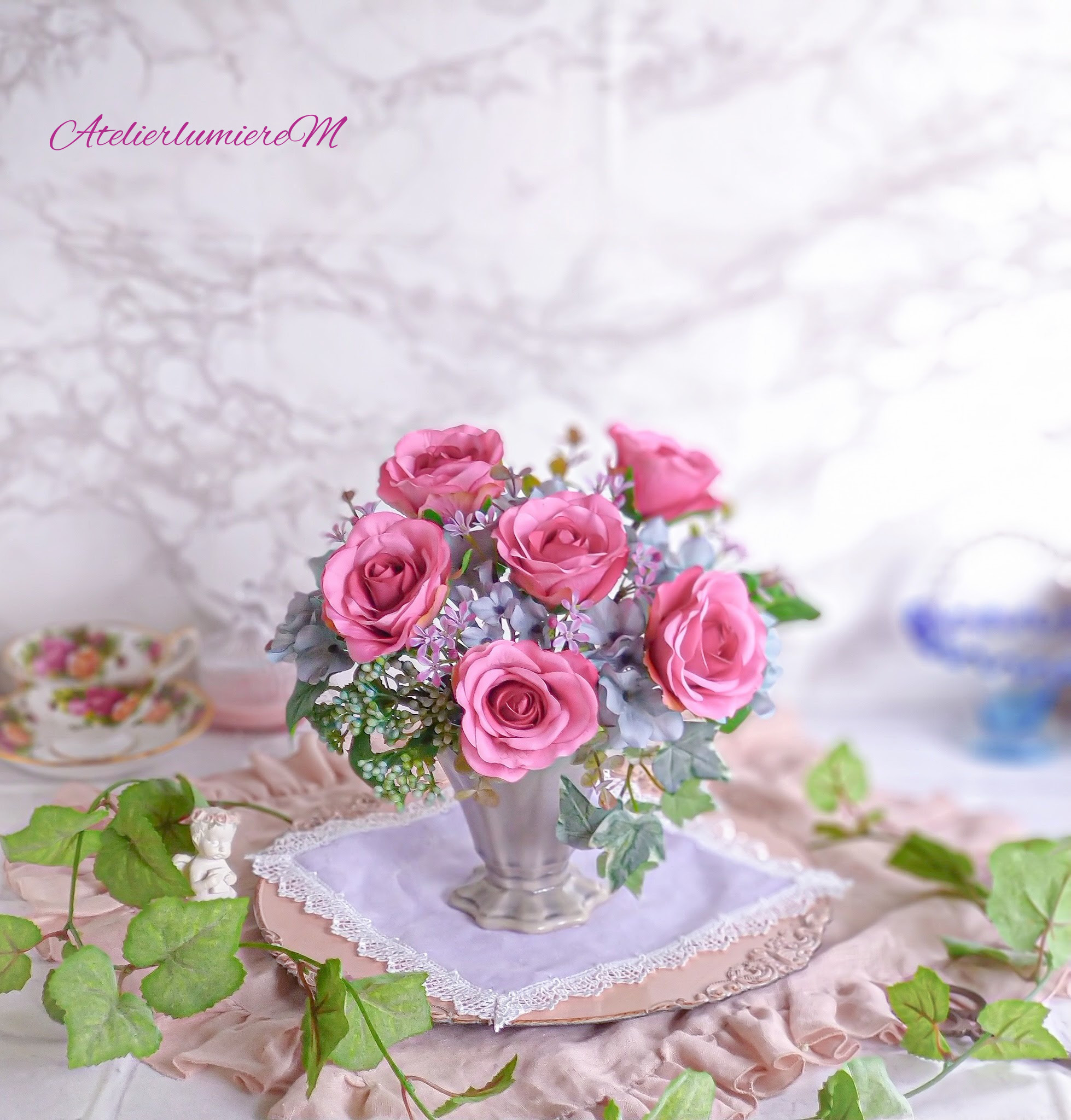 美しいローズと紫陽花の爽やかなアレンジメント