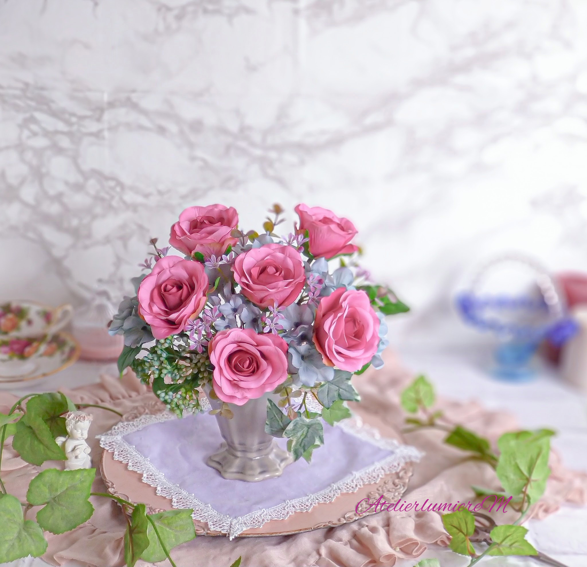 美しいローズと紫陽花の爽やかなアレンジメント