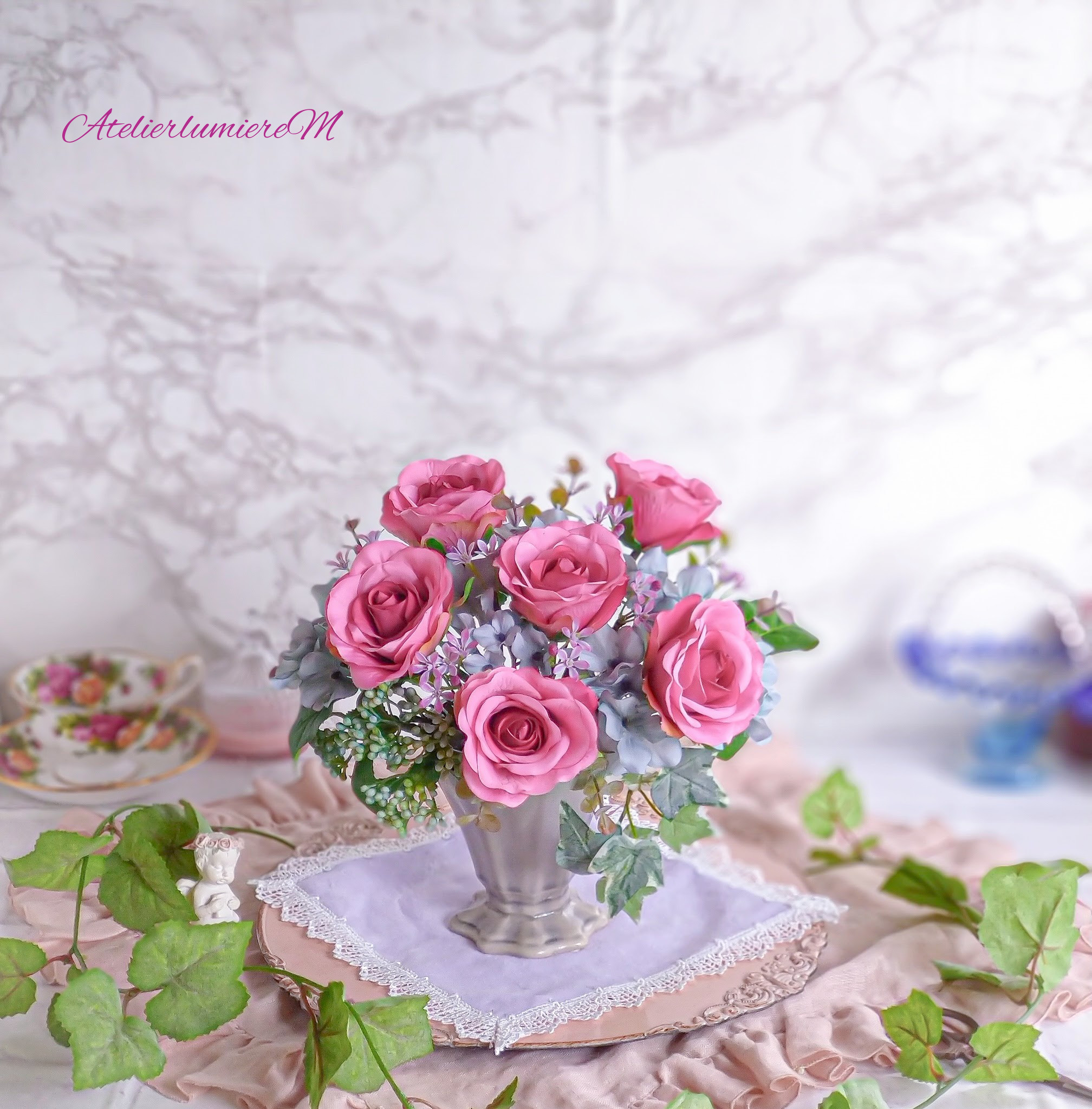 美しいローズと紫陽花の爽やかなアレンジメント