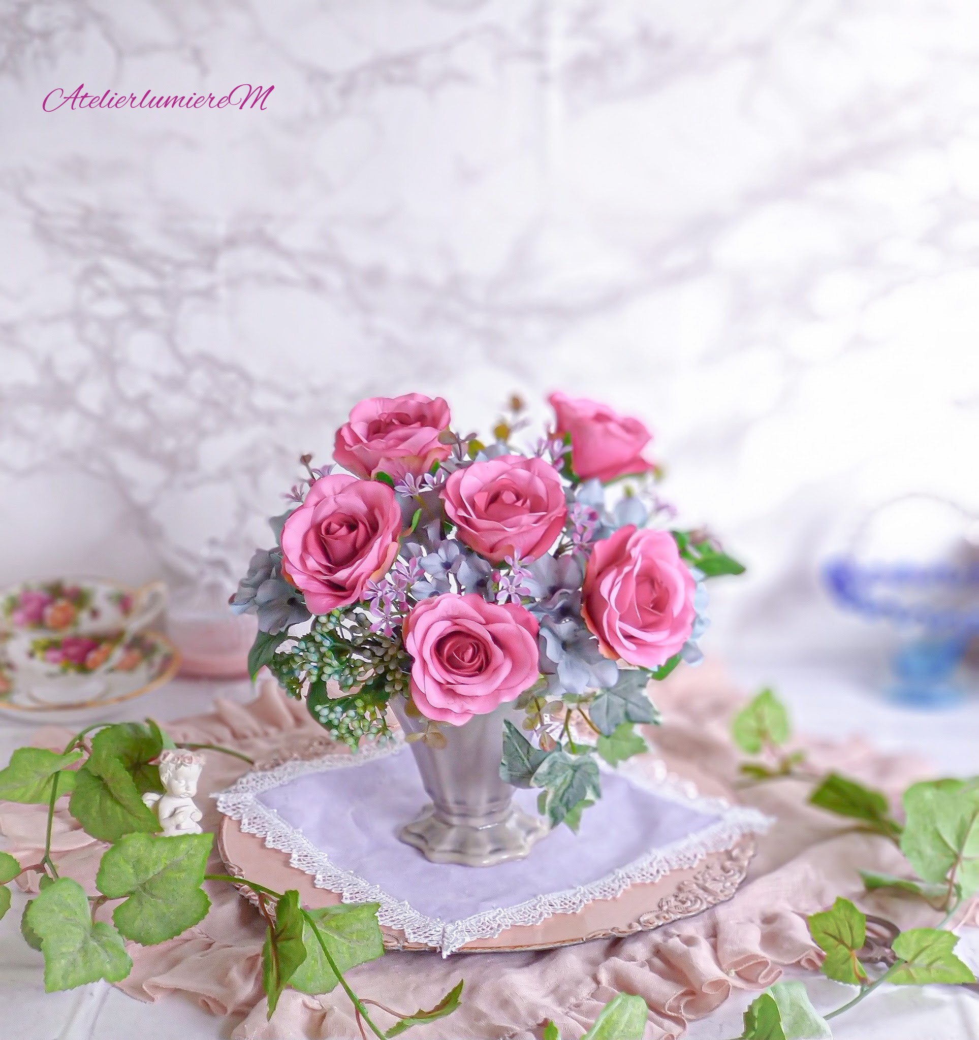 美しいローズと紫陽花の爽やかなアレンジメント