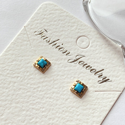 スクエア　ブルーターコイズ　ワンポイント　ピアス　　　アンティークゴールド 2枚目の画像