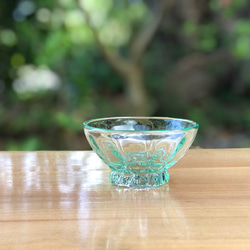 吹きガラス ミントグリーン うねり 平盃 ぐい呑 おちょこ・ぐい呑み