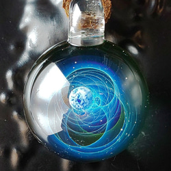 ● [ オミグラ！ ]  宇宙 ガラス 地球 ネックレス ペンダント ハンドメイド メンズ レディース ● 5枚目の画像
