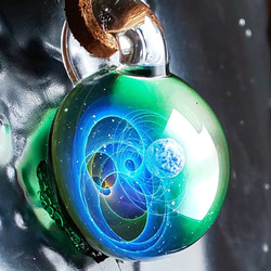● [ オミグラ！ ]  宇宙 ガラス 地球 ネックレス ペンダント ハンドメイド メンズ レディース ● 8枚目の画像