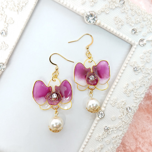 再販まつり✨嬉しい オマケ 付き✨ 蘭の花 胡蝶蘭ピアス 胡蝶蘭 