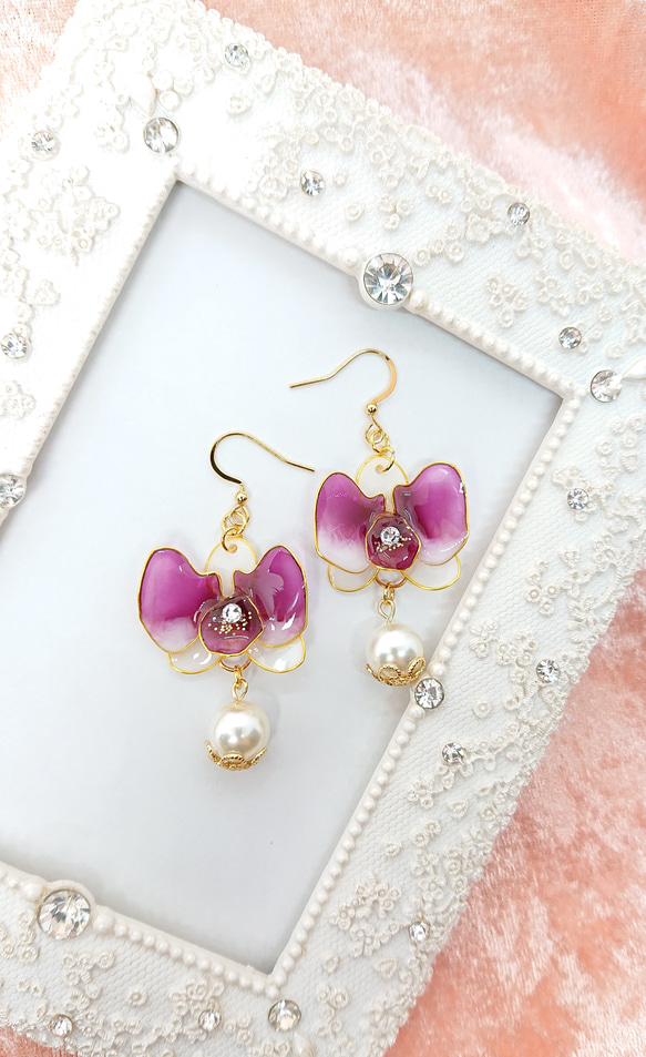 再販まつり✨嬉しい オマケ 付き✨ 蘭の花 胡蝶蘭ピアス 胡蝶蘭