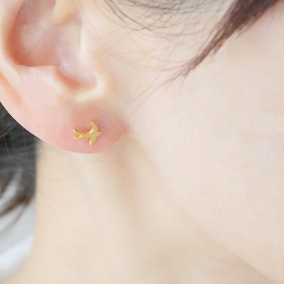 誕生石で選ぶ 私だけのツバメ ピアス・イヤリング  ゴールド 5枚目の画像