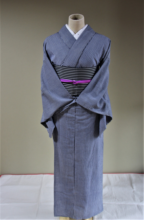 藍染浴衣　濃紺×グレー　さっぱりした細いストライプが粋　小柄さん向け　お袖ロング　裄66ｃｍ　木綿 4枚目の画像