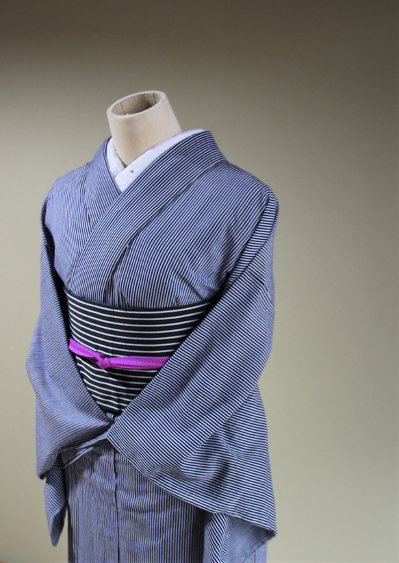 藍染浴衣　濃紺×グレー　さっぱりした細いストライプが粋　小柄さん向け　お袖ロング　裄66ｃｍ　木綿 12枚目の画像