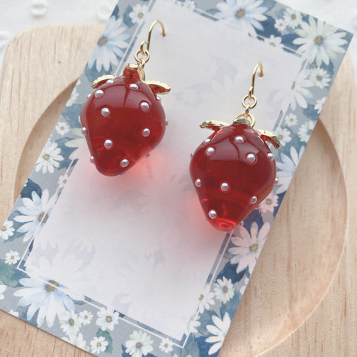 赤いちごピアス*苺イチゴストロベリー*大ぶりおしゃれ大人可愛い