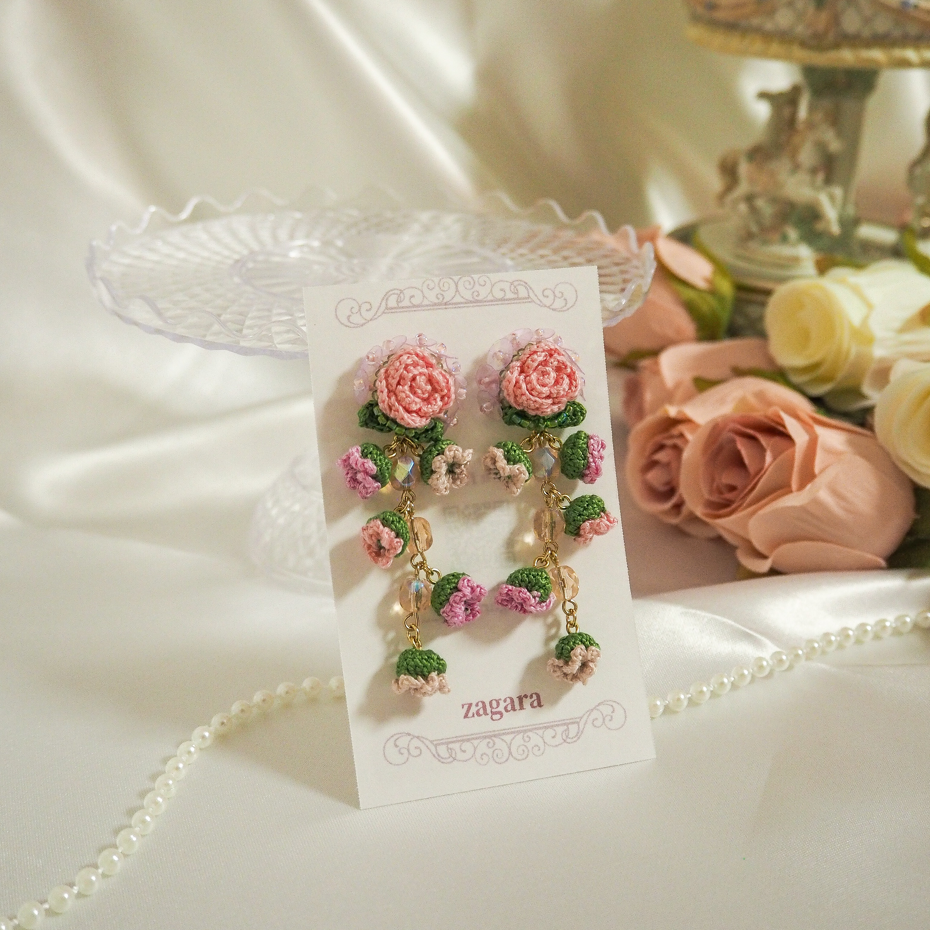 パンダ　花　パール　オーロラ　ピアス　イヤリング　ハンドメイド ☆❤️