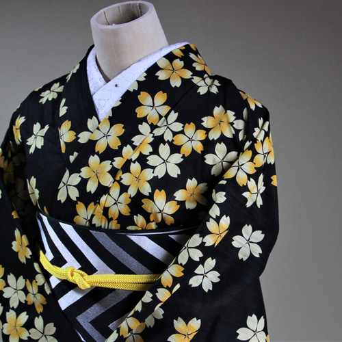 高身長の方にも 粋な大人の浴衣 ◆ 有松絞り 花菱文 素敵な意匠の逸品 高身長の方にも 粋な大人の浴衣 ◇ 有松絞り 花菱文 素敵な意匠