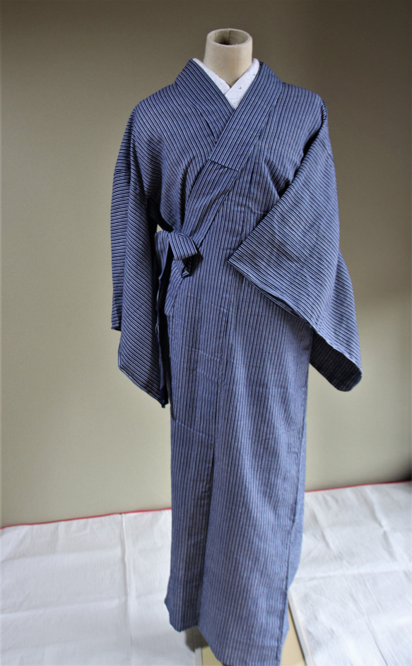 ◇かんたん着物◇型染浴衣　濃紺の縞がさっぱりと大人シンプル　袖長め　裄65ｃｍ　 5枚目の画像