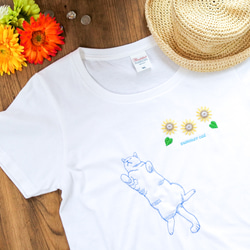 へそ天猫とひまわりの刺繍Tシャツ／白／半袖 1枚目の画像