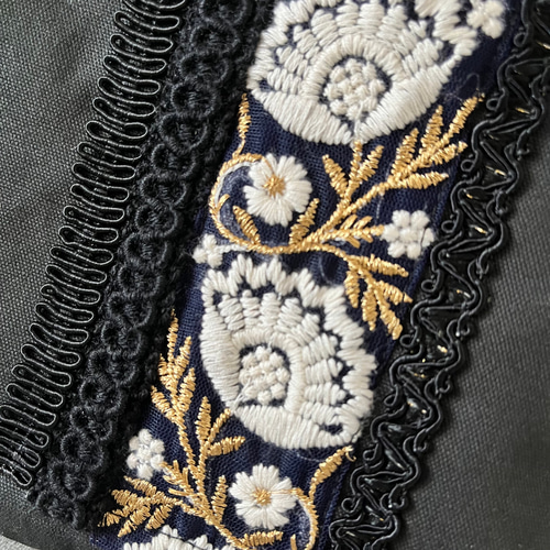 帆布】インド刺繍リボンのサコッシュ☆黒 サコッシュ fu.wa.ran
