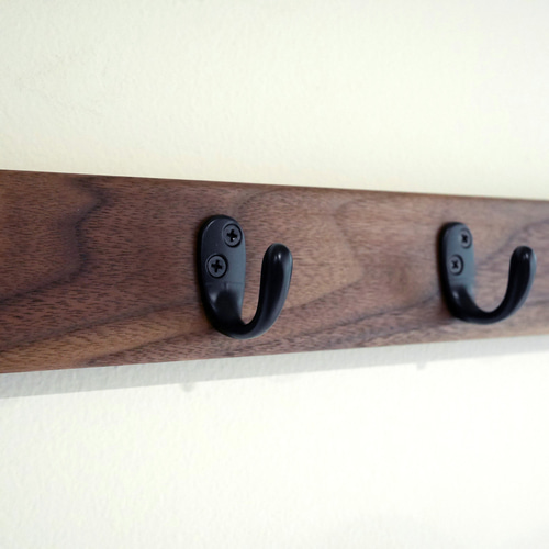 ウォールナット無垢材の5連ウォールフック キーフック 壁掛け