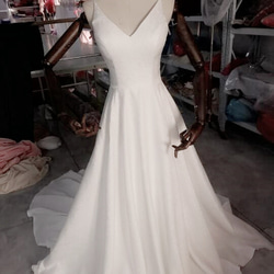 エレガント ウエディングドレス キャミソール  Vネック  ロングトレーン花嫁/結婚式 5枚目の画像