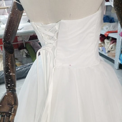 人気上昇！ウエディングドレス  取り外し袖   編み上げ  リボン  チュールスカート 花嫁/結婚式 8枚目の画像