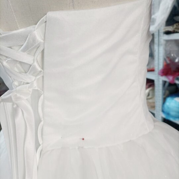 人気上昇！ウエディングドレス  取り外し袖   編み上げ  リボン  チュールスカート 花嫁/結婚式 7枚目の画像